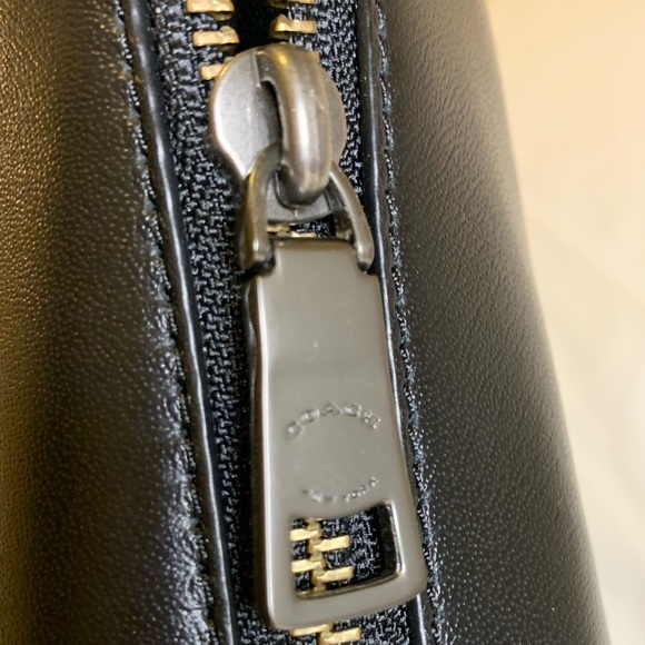 Like NEW, VINTAGE COACH!! Taylor leather, croc & wool accents & expandable sides - Picture 5 of 16